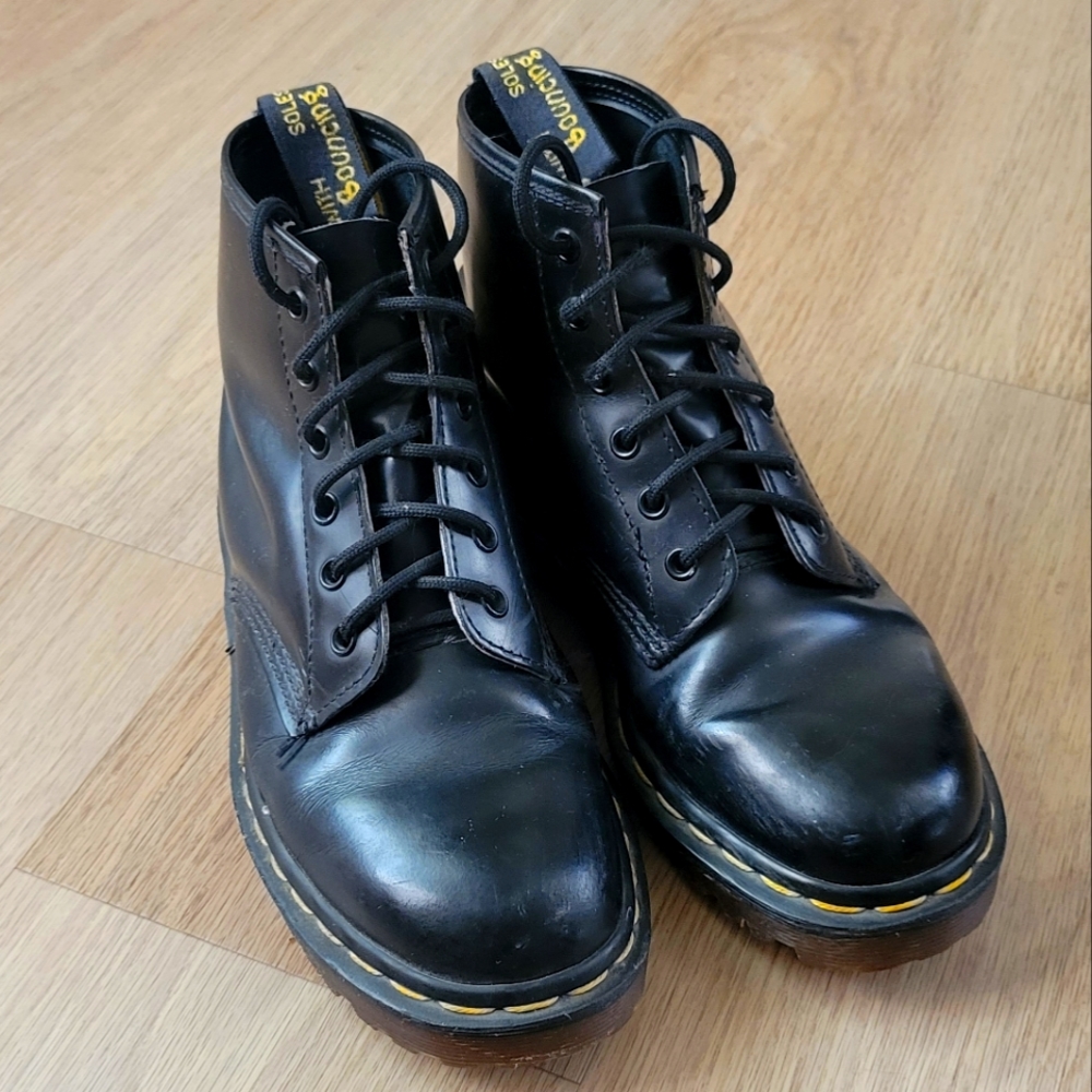 Dr. Martens Airwair